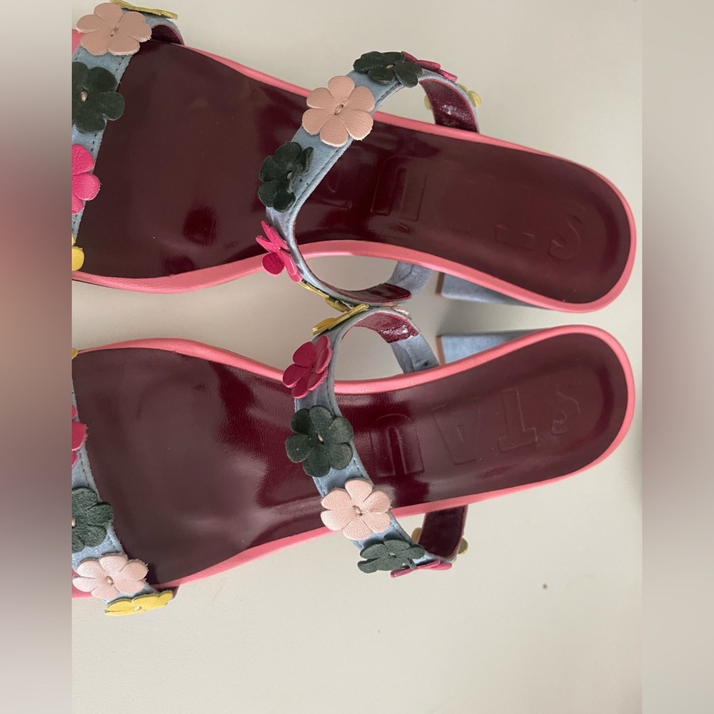 🤍 STAUD Suede Colorblock Flower Block Heeled Sandals - Picture 6 of 10